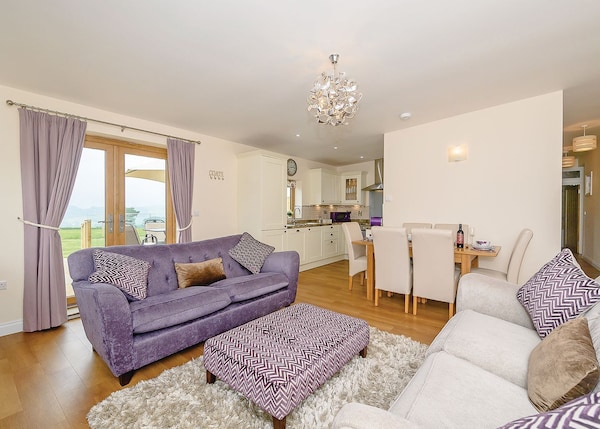 3 Bedroom Accommodation In Dalwood, Axminster - Honiton