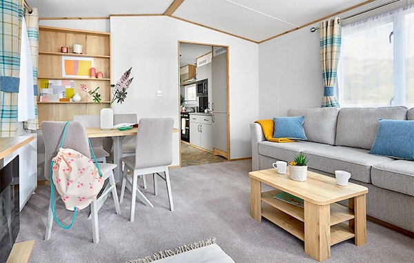 2 Bedroom Accommodation In Milford-on-sea, Nr Lymington - Barton on Sea