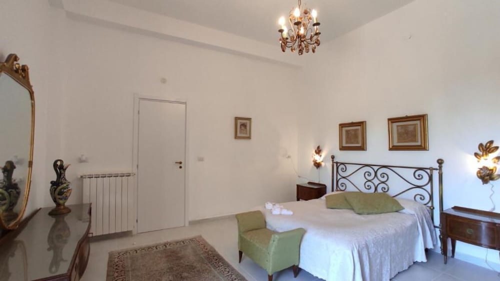 Beautiful Private Villa For 4 Guests With Wifi, Private Pool, Veranda And Parking - Messina