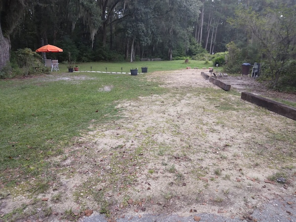 Full Hook Up Rv Trailer Site On Private 1 Acre Conveniently Located - Gainesville, FL