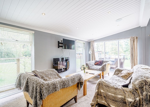 3 Bedroom Accommodation In Eaton, Congleton - Congleton