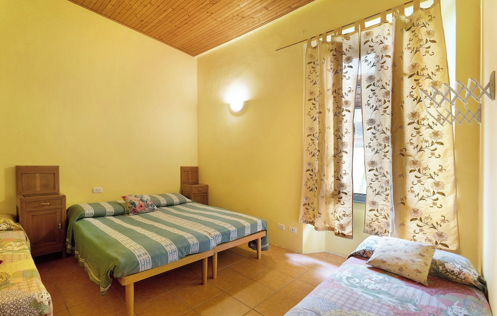 Guest House "Quadrifoglio" Con Balcone Privato, Giardino Condiviso E Wi-fi - Orta San Giulio