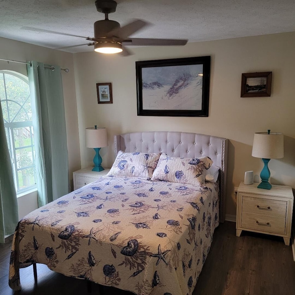 Beautiful 3 Br 2 Ba. Home On The Alafia River, 15 Min. From Tampa - Riverview, FL