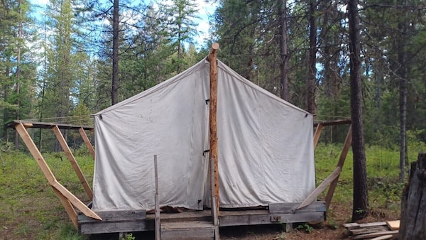Glamping Wall Tent 4/ Unfurnished - Montana