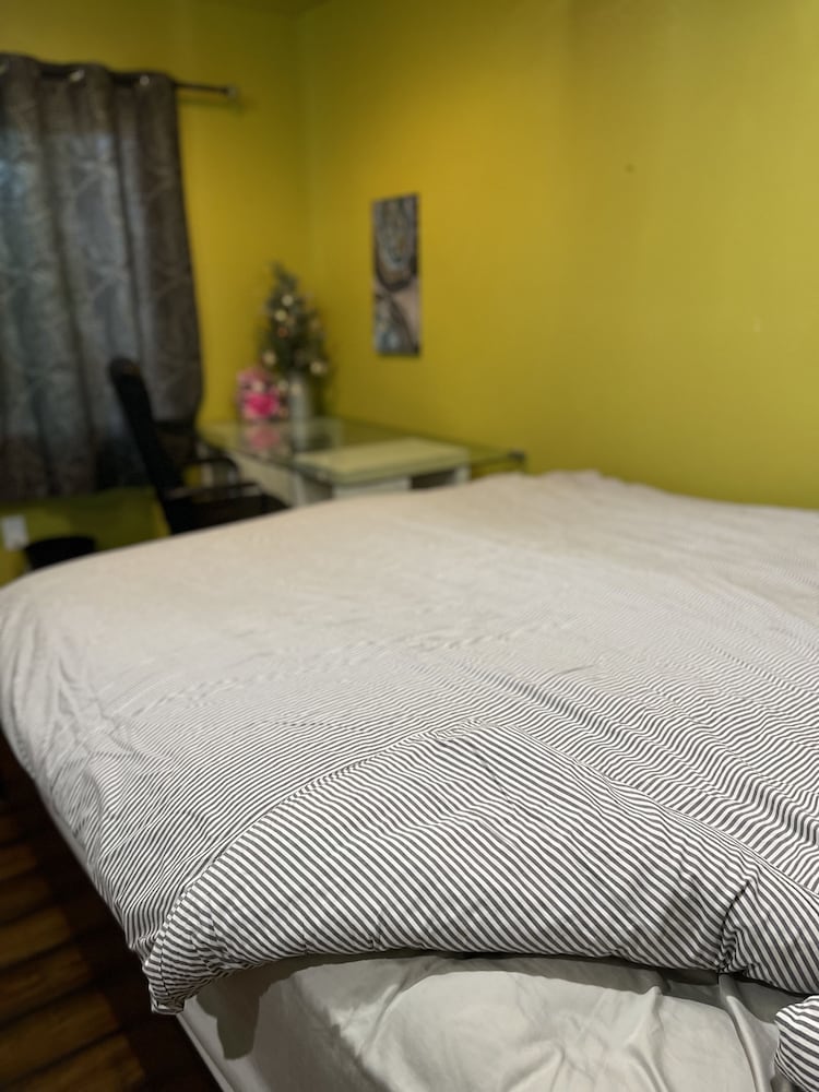 Quite Private Rooms W/bathroom — Super Close To Hayward Airport - Oakland Zoo, Oakland