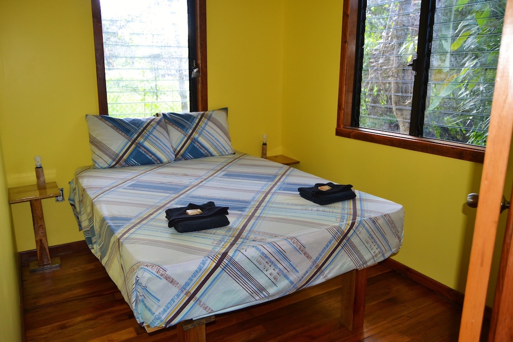 The Tropical Acre Belize - Iguana Roost Two Bedroomed Vacation Home - Belize