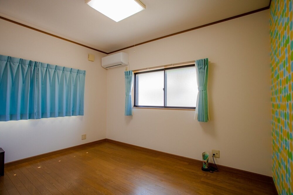 A Guesthouse Where You Can Experience A Nostalgic  / Toba Mie - Toba