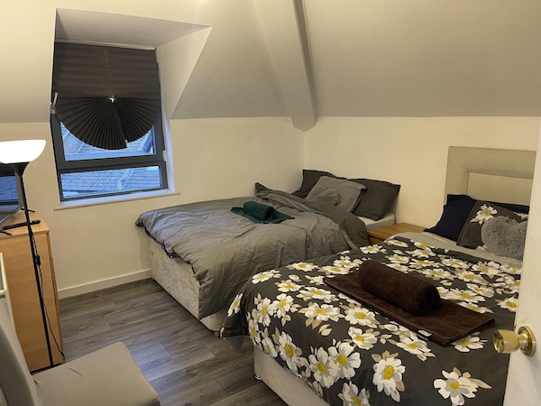 Charming 6-bed Home, 15mins To Central London - Wembley - London