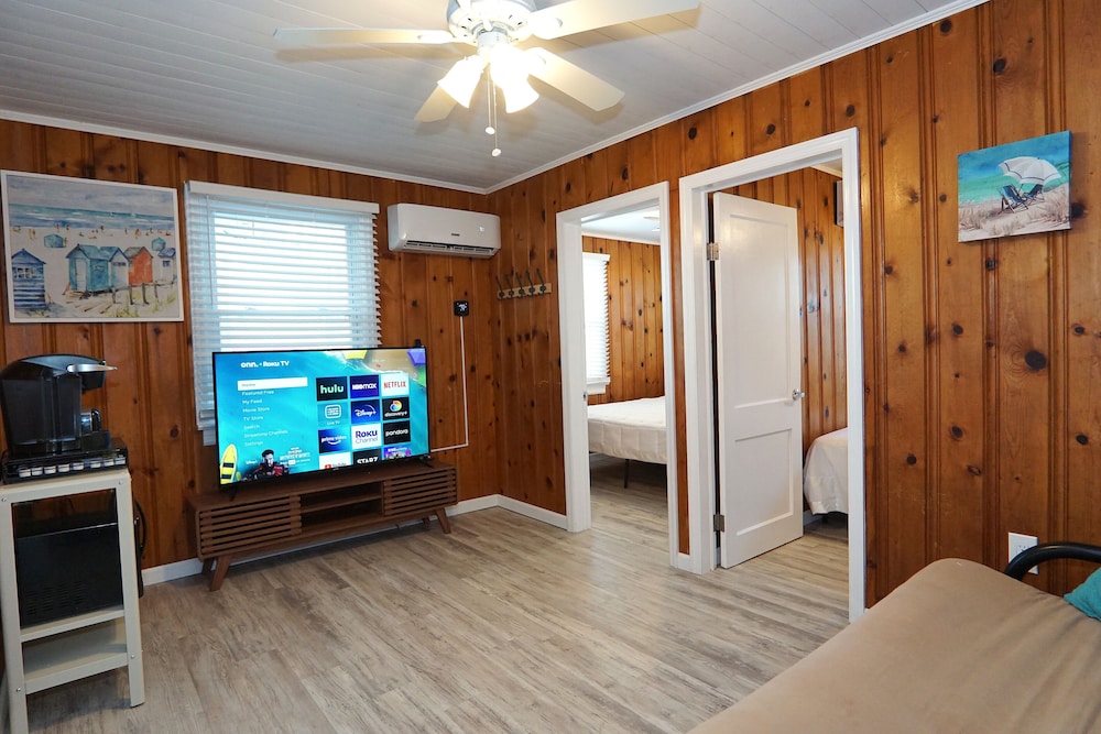 Updated & Charming W/ Private Porch -N- Parking [1215-1] - Seaside Heights, NJ
