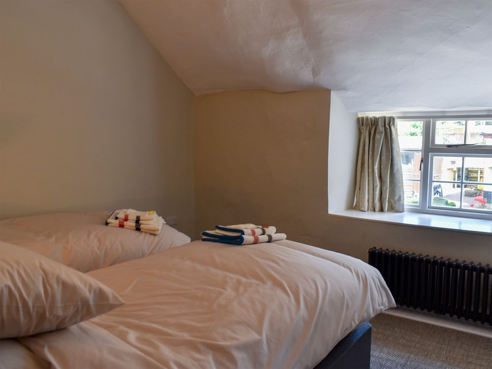 2 Bedroom Accommodation In Kentisbeare, Cullompton - Honiton