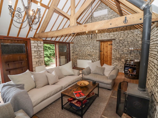 The Old Stables, Pet Friendly, With Open Fire In Castle Combe - Castle Combe