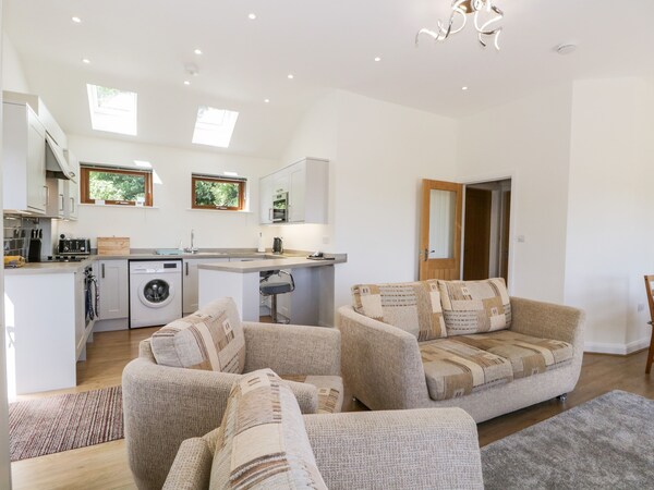 Little Barn, Pet Friendly, Character Holiday Cottage In Cartmel - Grange-over-Sands