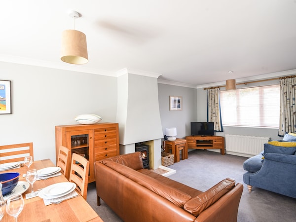 Seagull Cottage, Pet Friendly, With Open Fire In Lyme Regis - Charmouth