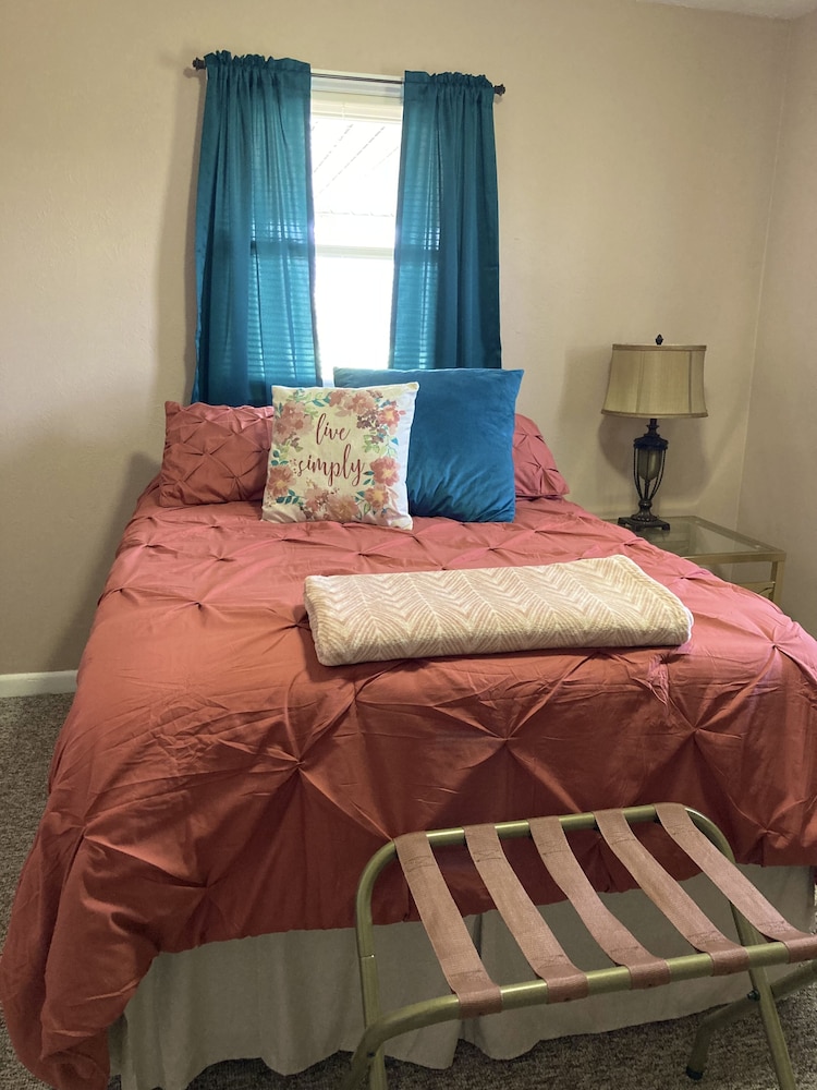 Brick By The Bridge - See Our Fantastic Winter/spring Rate Below! 4 Bed/2 Bath! - フェイエットビル, WV