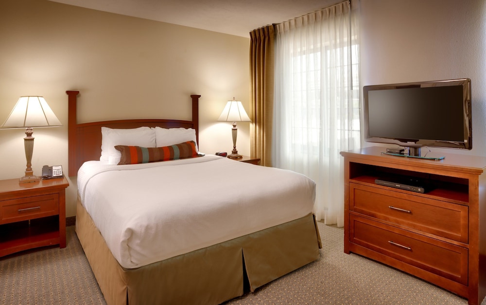 Staybridge Suites Omaha 80th And Dodge, An Ihg Hotel - Bennington, NE