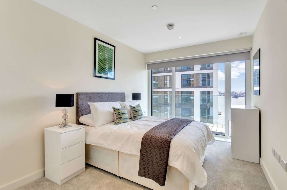 Family Friendly, Stylish River Facing Stylish 2 Bed Apartment- Direct City Links - Woolwich