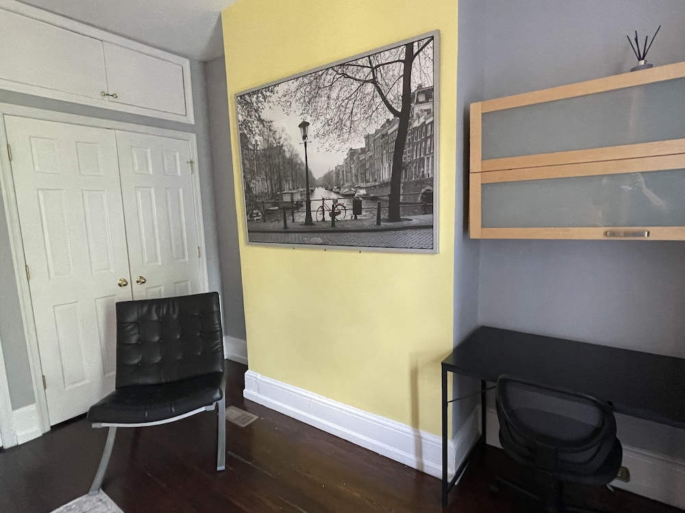 Historic Victorian Townhome - Walk To National Mall - 베서스다
