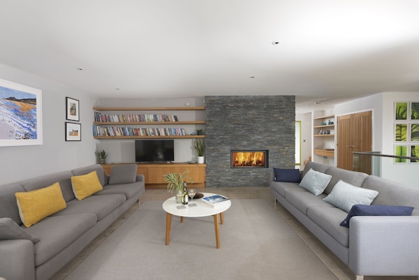 Treheyl, Pentire -  A House That Sleeps 10 Guests  In 5 Bedrooms - Fistral Beach