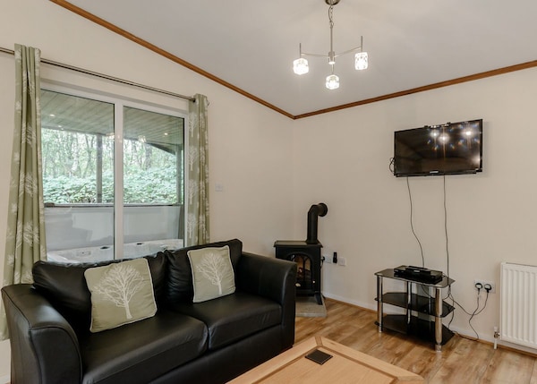 2 Bedroom Accommodation In Freehay, Cheadle - Cheshire