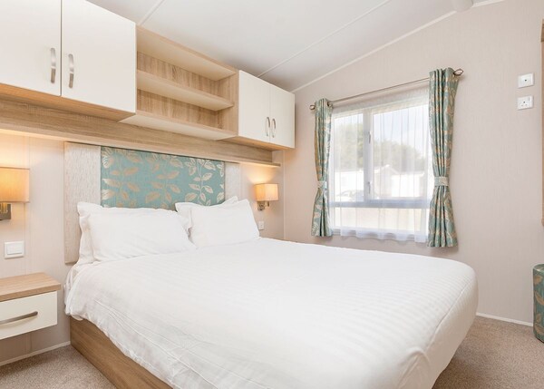 2 Bedroom Accommodation In Dawlish - Dawlish