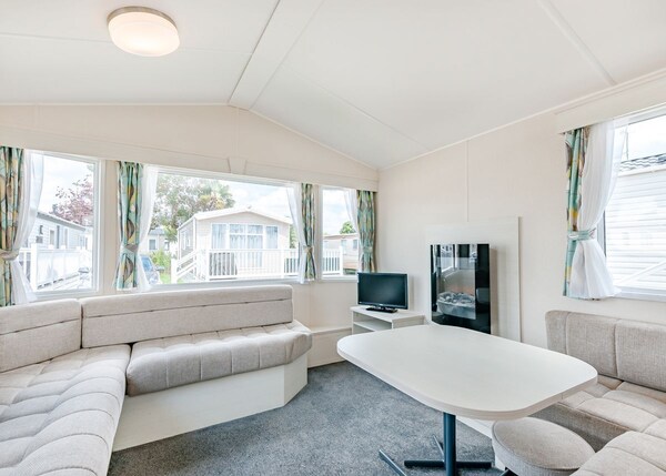 2 Bedroom Accommodation In Monkton, Nr Ramsgate - Birchington-on-Sea