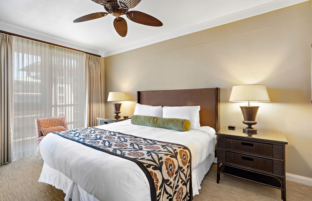 Maui Resort Rentals: Honua Kai - 3 Total Bedrooms, Stunning 7th Floor Ocean Views! - Kahana