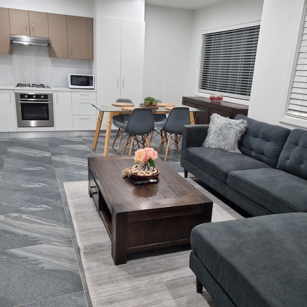 New Town House 5 Min From The Beach! - McLaren Vale