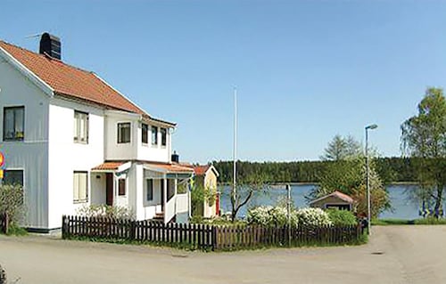 Awesome Home In Grimstorp With 3 Bedrooms - Nässjö