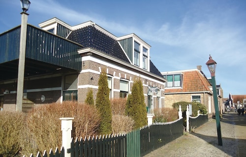 This 4-person Apartment With Two Bedrooms Is Located In The Former Hotel Complex Of Hindeloopen. - Hindeloopen