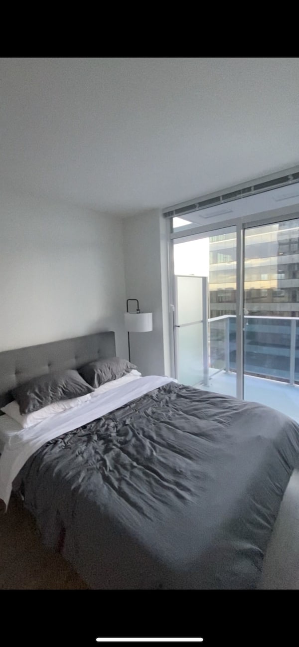 Brand New Condo - 1 Bedroom - Steps Away From Skytrain - New Westminster