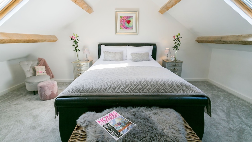 Ty Coets -  A Ground Floor Bedroom That Sleeps 7 Guests  In 3 Bedrooms - National Trust - Plas Newydd House and Gardens