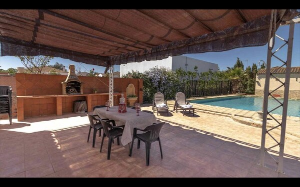 Villa 'Casa Rural Silvia Y Melissa' With Pool, Garden, 2 Terraces & Wi-fi - La Puebla de Cazalla