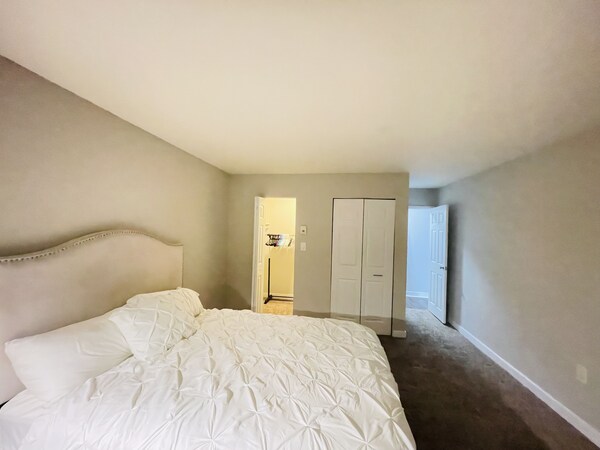 Luxury 1-bedroom With Rooftop Pool,gym Facility - Kensington, MD