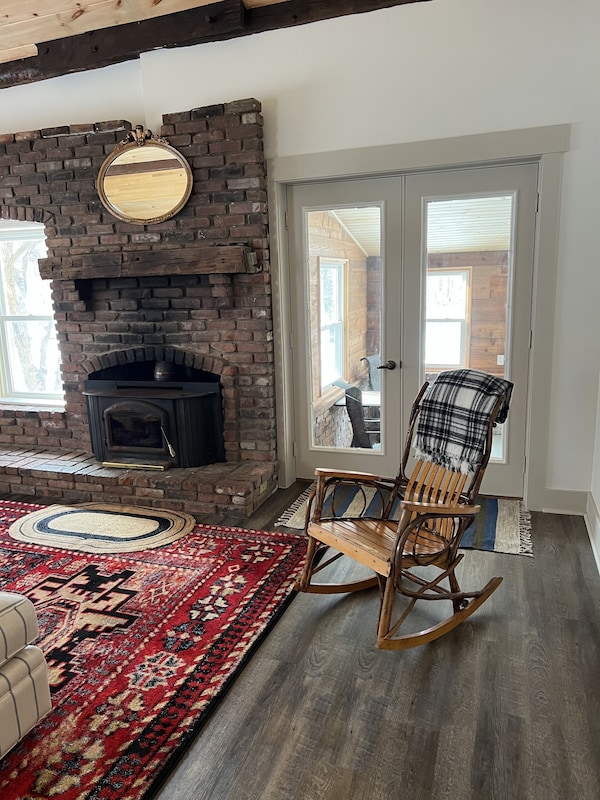 Charming Renovated Historical Farmhouse In The Heart Of Wine Country! - Lake Erie, PA