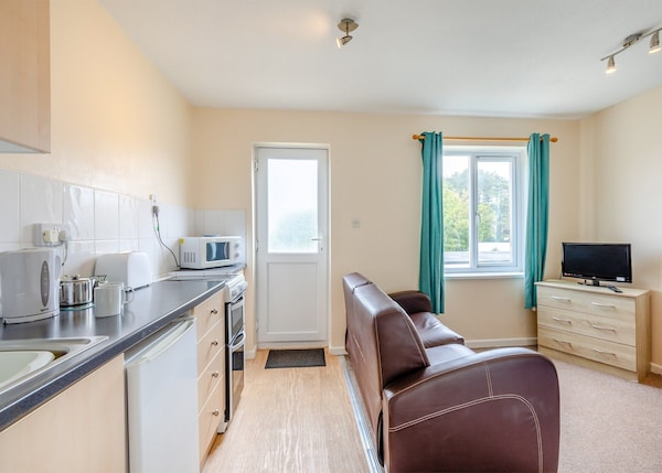 1 Bedroom Accommodation In Brixham, Torbay - Brixham
