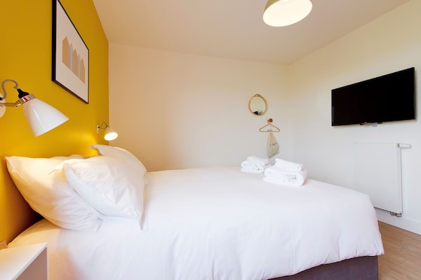 Luxury 1 Bed Room Stylish And Contemporary Double Room With Private Bathroom Within The Iconic Inn A - John o' Groats