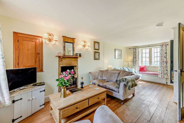 Three Bedroom Family Friendly Holiday Cottage In The Cotswolds - Lammas Cottage - Chipping Campden