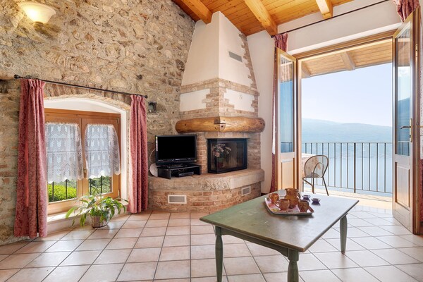 Appartamento Per Vacanze 'Rustico Spagnol 2' Con Vista Lago, Piscina E Wi-fi - Gargnano