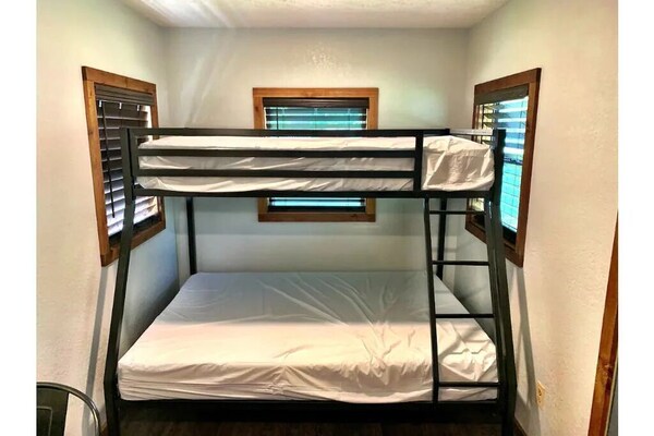 The Campers Cabin W\/ Bunk Bed - Arkansas