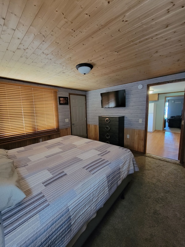 Cozy 3 Bedroom Cottage- Breathtaking Lake Views - Devil's Lake State Park, Baraboo