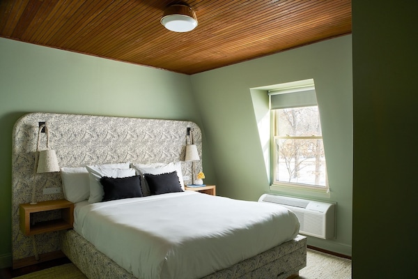 The Neighborhood Hotel Grand Beach Suite 10 - One Bedroom - New Buffalo, MI