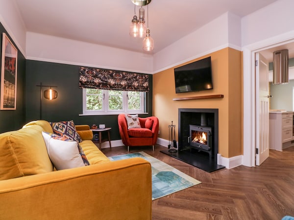 Barn Hoppitt Lodge, Pet Friendly, With Open Fire In Chingford - Ilford