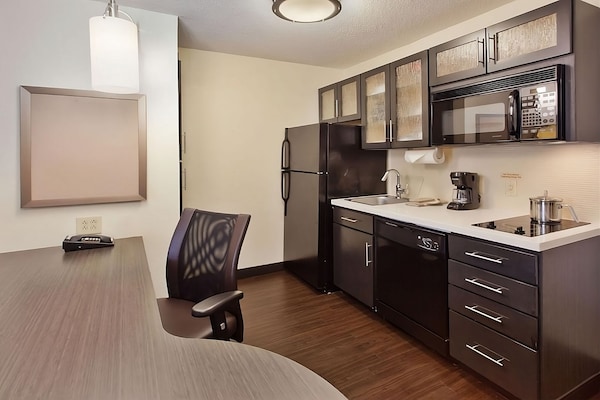 Comfort And Convenience! 4 Pet-friendly Units To Enjoy. Near Billy Bob's Texas! - Somerville, NJ