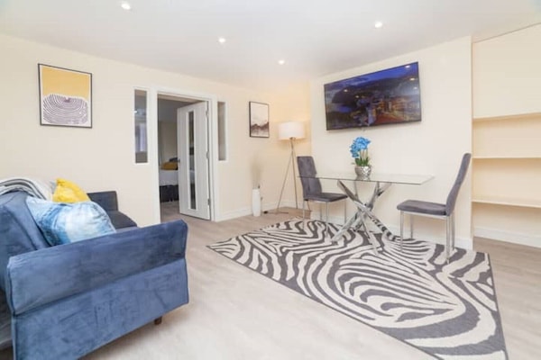 * New* Modern London 1 Bed Apartment, Own Garden! - Croydon