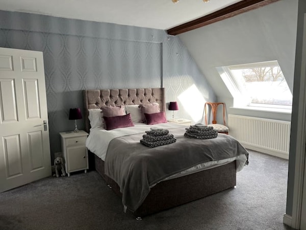 The Loft@brighouse ( 2 Bed Luxury Apt With Amazing Views Over The Valley ) - Huddersfield