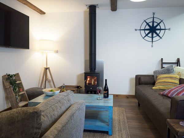 Manacles, Tresooth Cottages, Pet Friendly, With Pool In Falmouth - Portscatho
