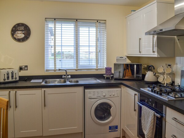 2 Bedroom Accommodation In Mablethorpe - Mablethorpe