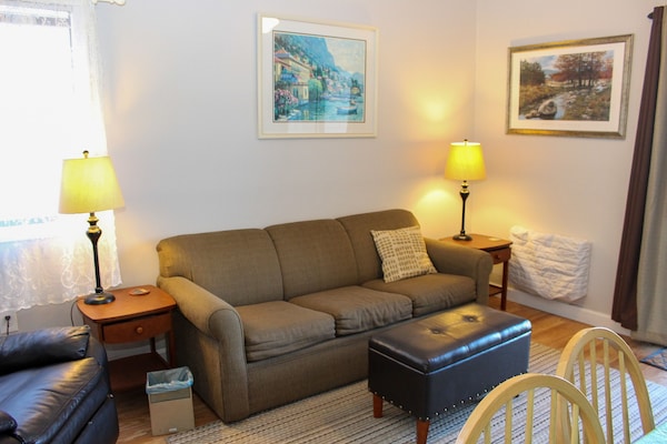 Water View Condo With A Pool, Tennis Court, Fireplace, Balcony & Golf Nearby - Gilford, NH