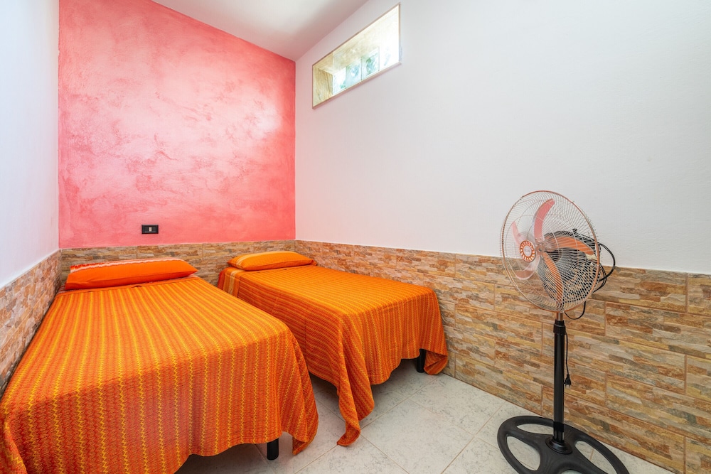 Haustierfreundliches Ferienhaus "Villetta Sant'andrea" Mit Garten Und Klimaanlage - Quartu Sant’Elena