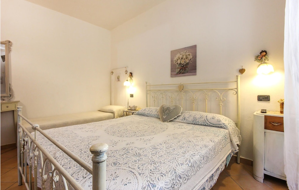 Stunning Home In Casalsottano With Outdoor Swimming Pool, Wifi And 3 Bedrooms - Acciaroli